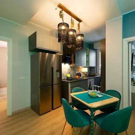 Stylish With Private Terrace & 2 Baths Appartement