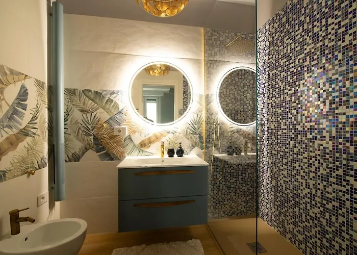 Stylish With Private Terrace & 2 Baths Milaan