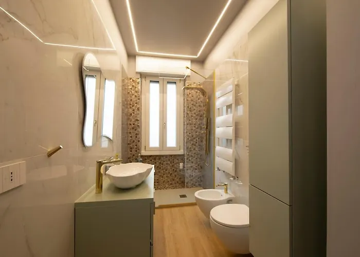 Stylish With Private Terrace & 2 Baths Milaan