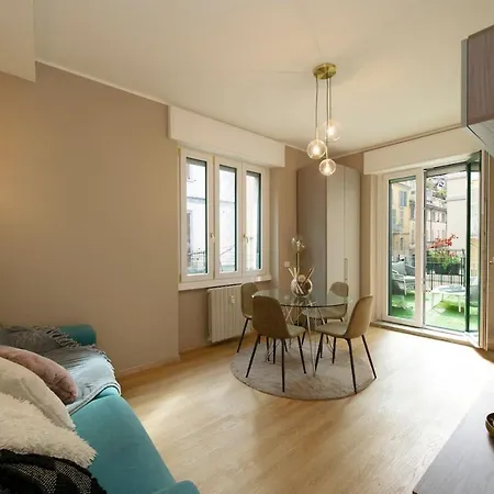 Stylish With Private Terrace & 2 Baths Διαμέρισμα